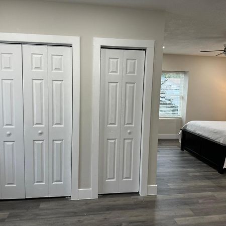 Deluxe Apartment Whit Laundry タンパ エクステリア 写真