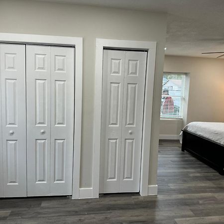 Deluxe Apartment Whit Laundry タンパ エクステリア 写真