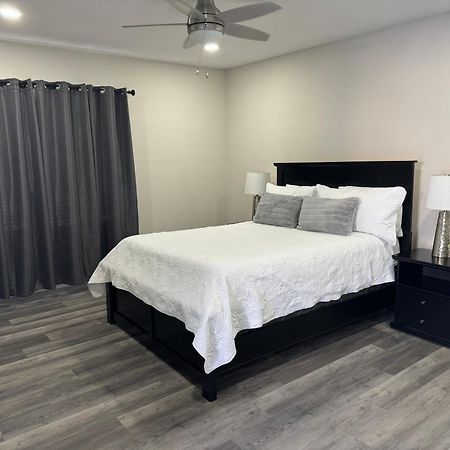 Deluxe Apartment Whit Laundry タンパ エクステリア 写真