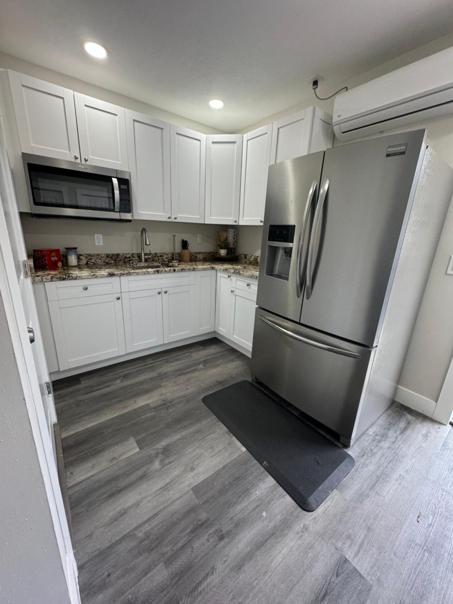Deluxe Apartment Whit Laundry タンパ エクステリア 写真